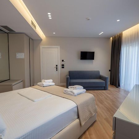 Ami Mar Hotel Sarande Bagian luar foto