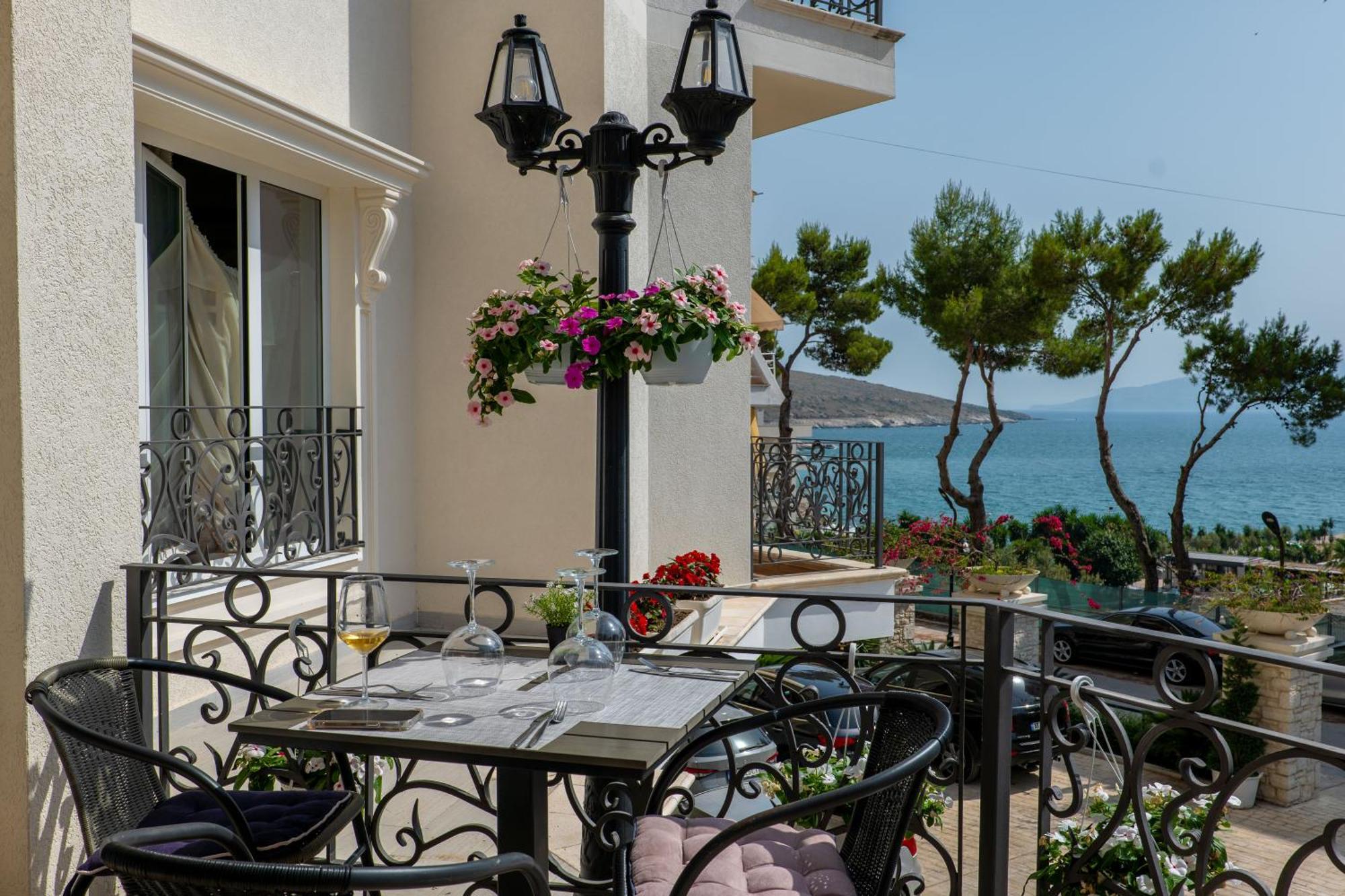 Ami Mar Hotel Sarande Bagian luar foto