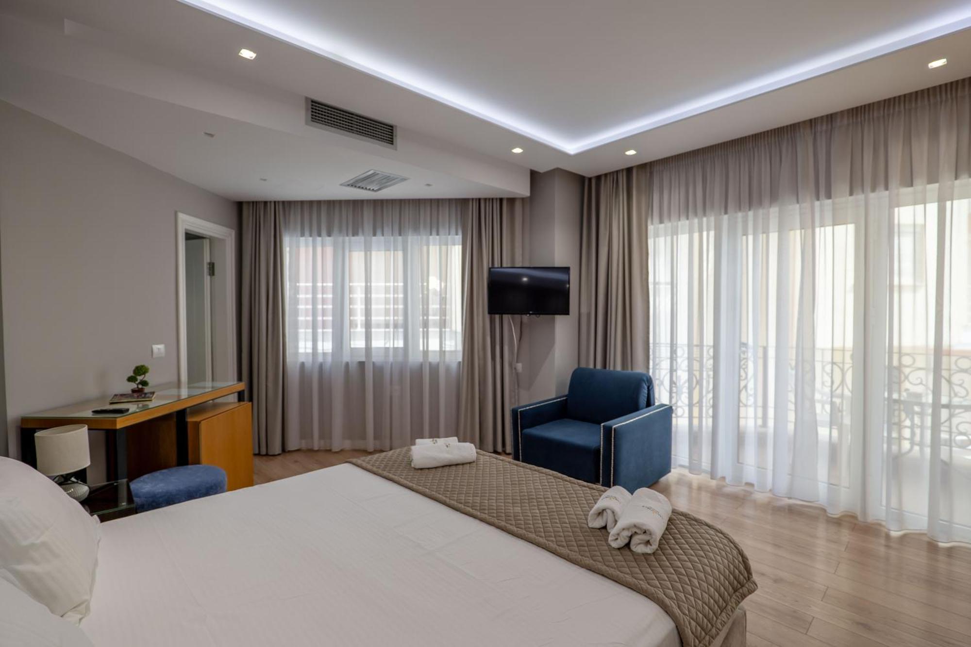 Ami Mar Hotel Sarande Bagian luar foto