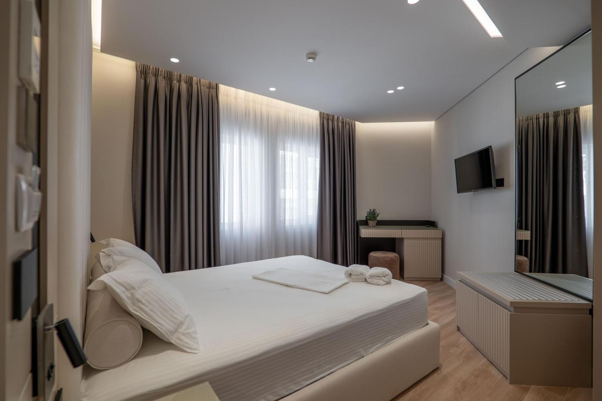 Ami Mar Hotel Sarande Bagian luar foto