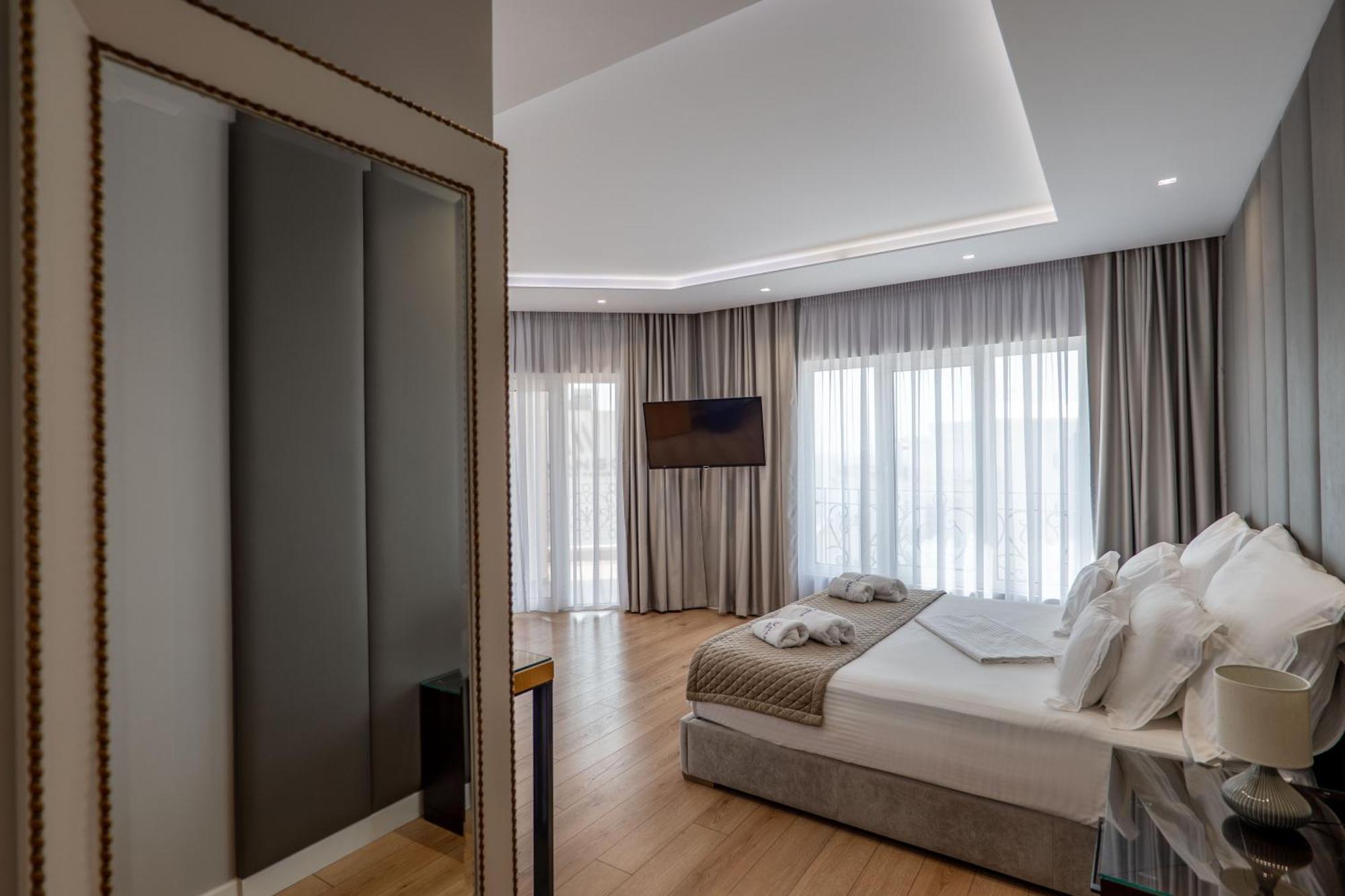 Ami Mar Hotel Sarande Bagian luar foto