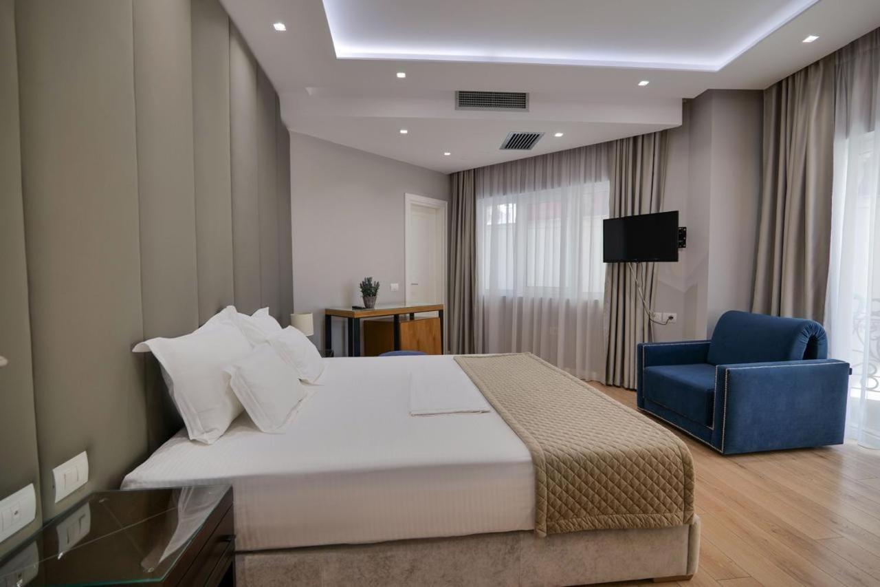 Ami Mar Hotel Sarande Bagian luar foto