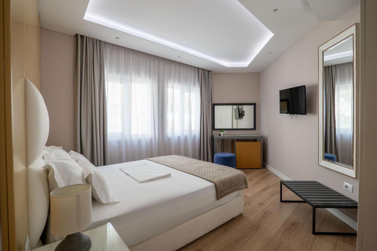Ami Mar Hotel Sarande Bagian luar foto