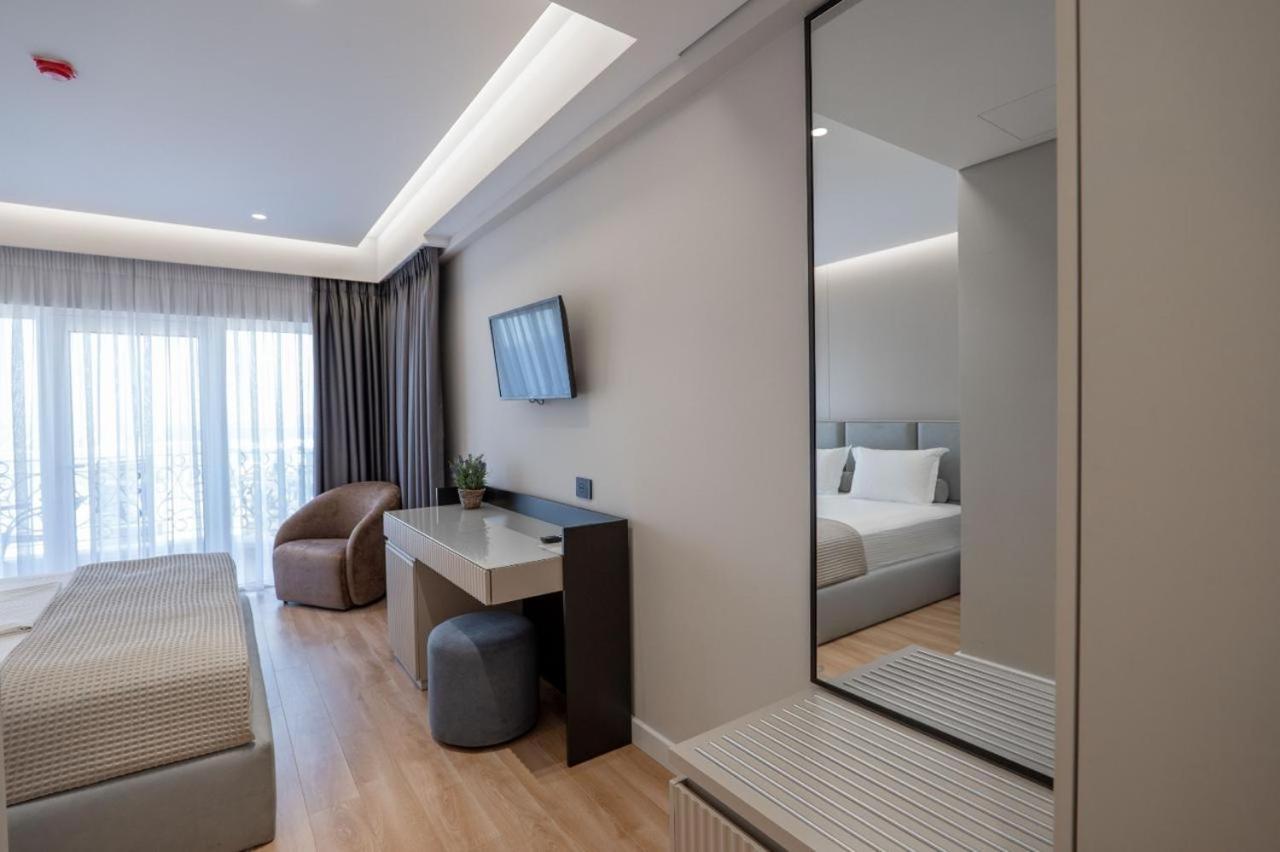Ami Mar Hotel Sarande Bagian luar foto