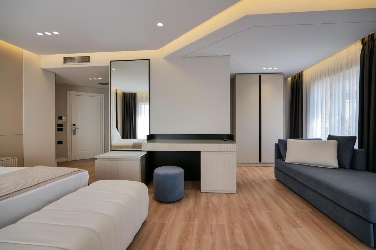 Ami Mar Hotel Sarande Bagian luar foto